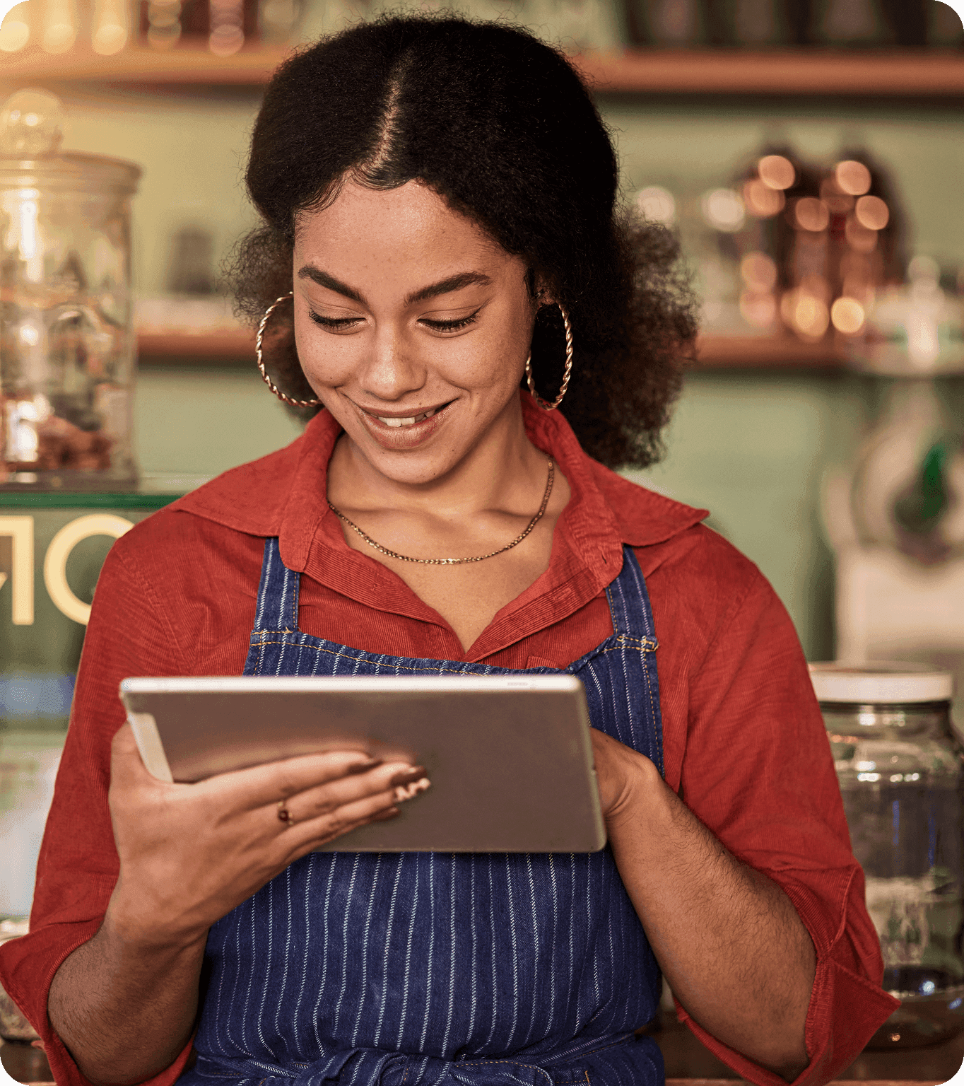A restaurant owner syncs their accounting software to SpotOn Profit Assist