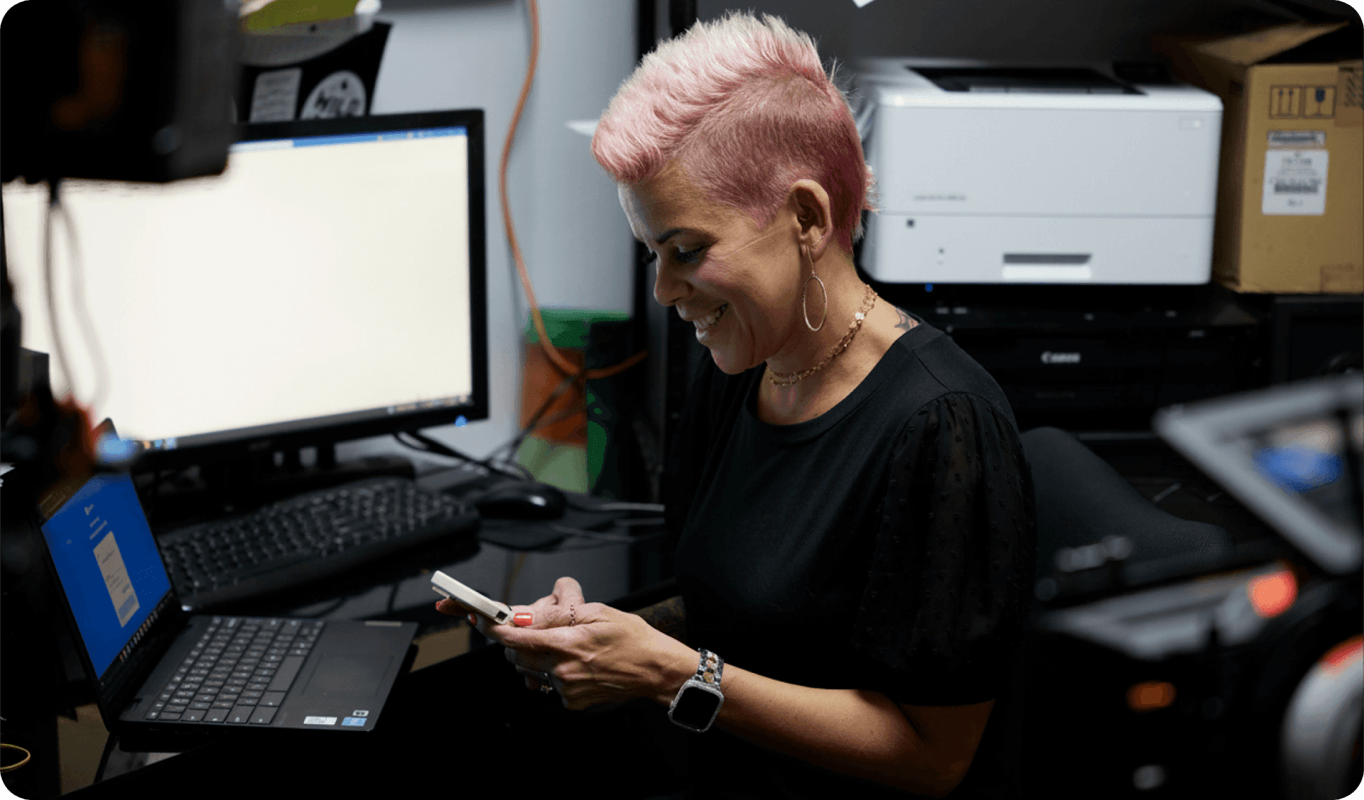 A restaurant owner runs a transaction in the back office using a virtual payment terminal