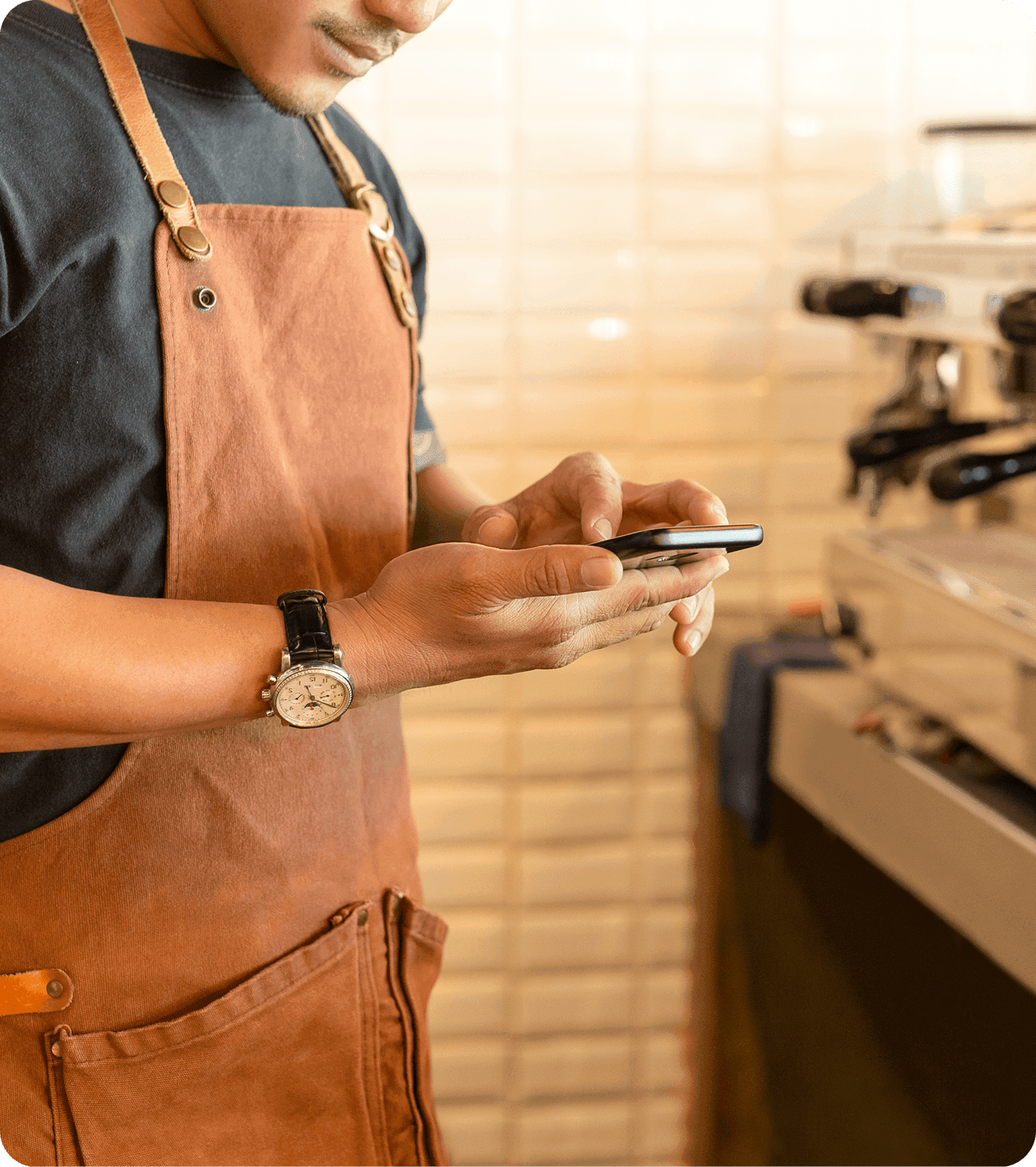 Restaurant employee manages their tip payouts right from their phone using DayCheck by SpotOn