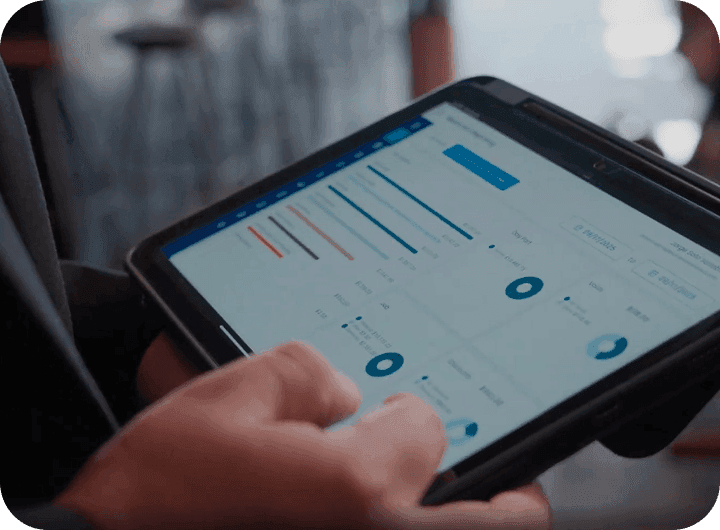 Reportes de SpotOn en una tablet en Barcelona Wine Bar
