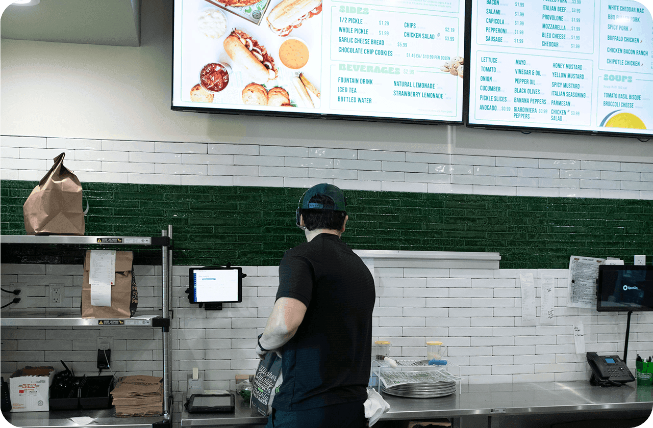 El menú digital de un restaurante mostrando su oferta de comida y bebidas
