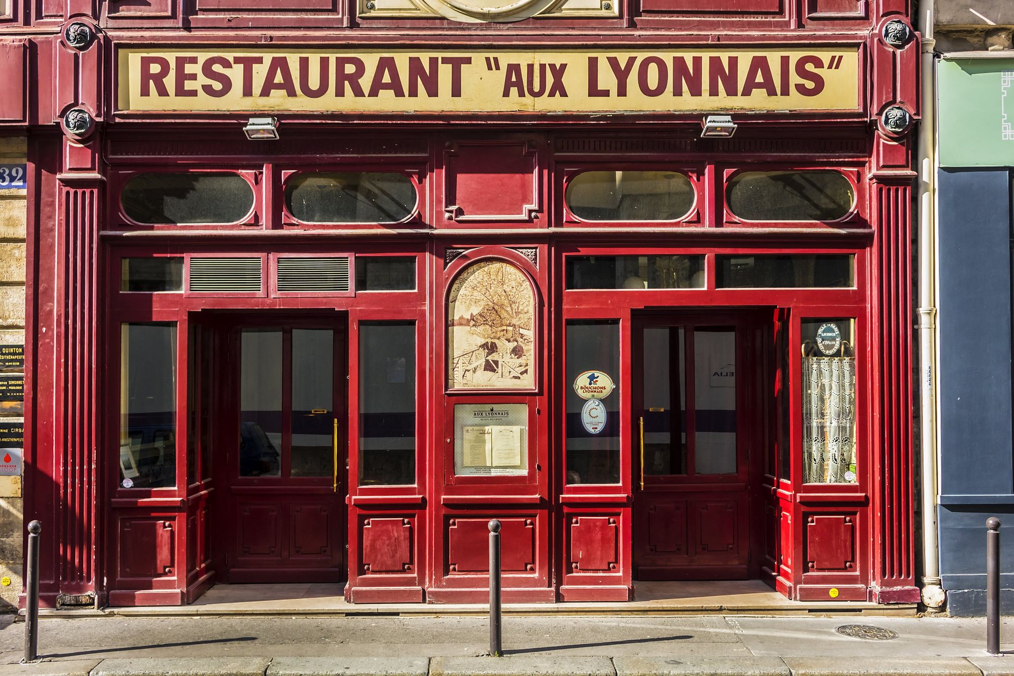 Front of Restaurant "Aux Lyonnais"
