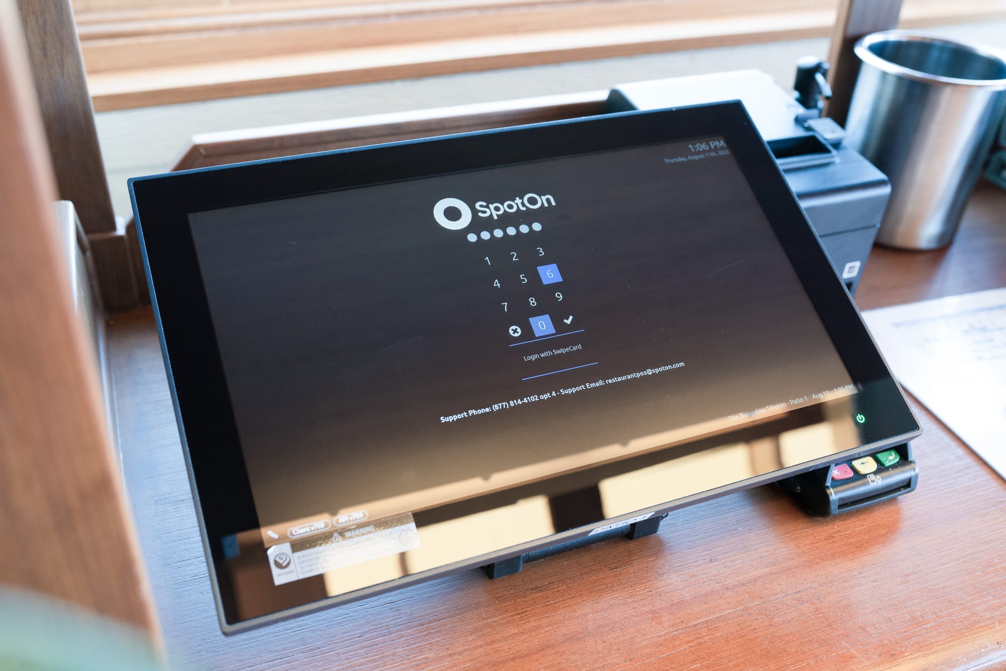 POS system point-of-sale in restaurant business touchscreen for streamline operations